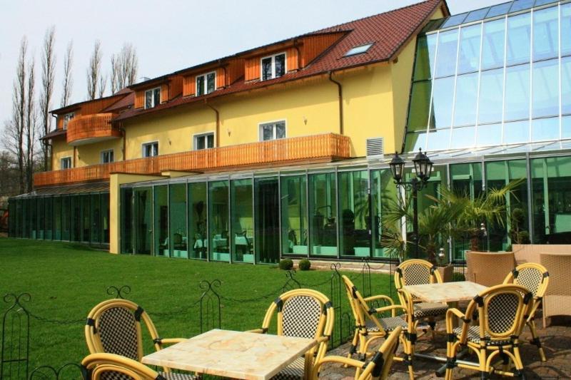Bayerisches Landhaus Otel Bielefeld Dış mekan fotoğraf